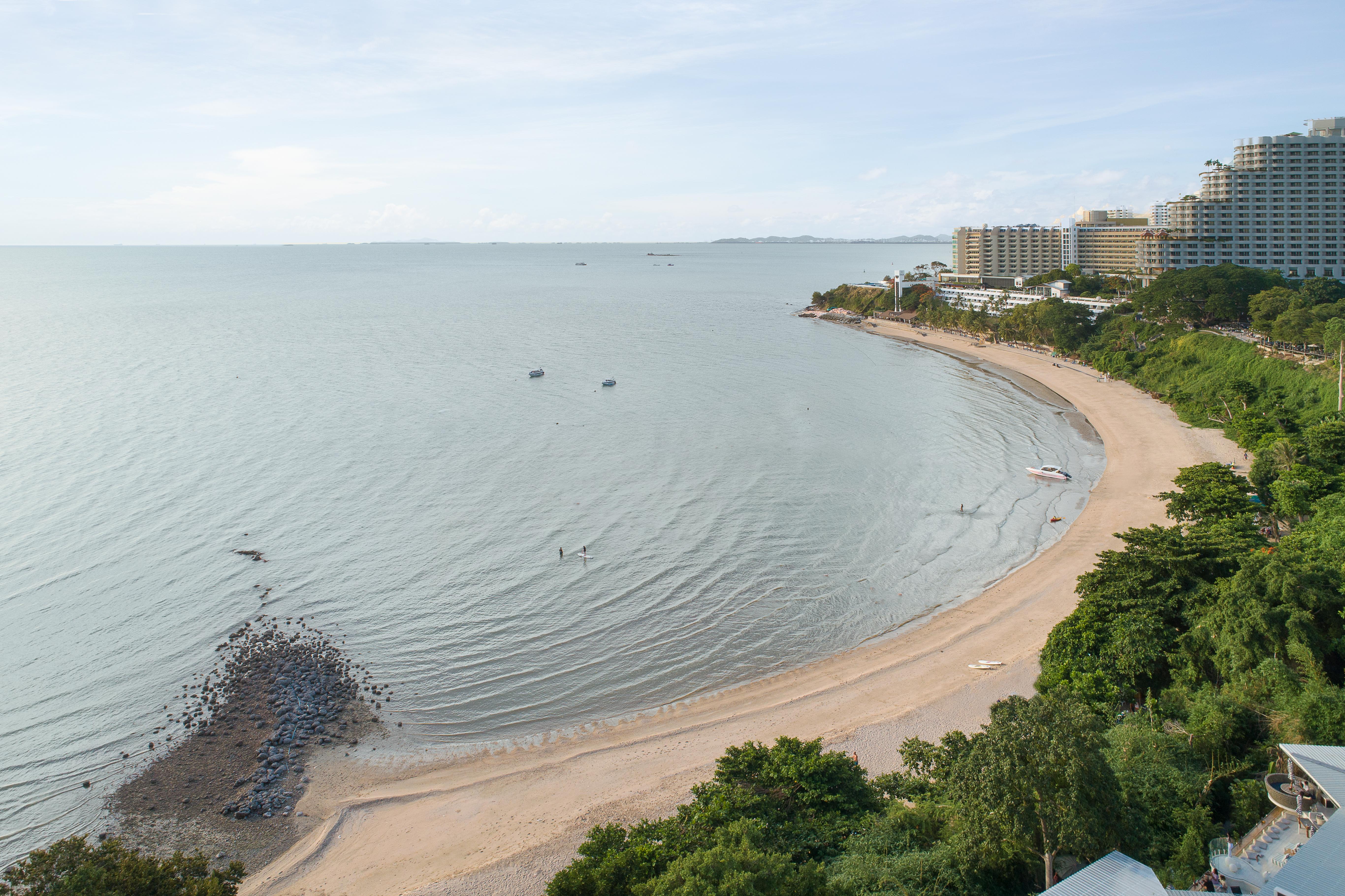 Cross Pattaya Pratamnak - Sha Plus Hotel Exterior photo