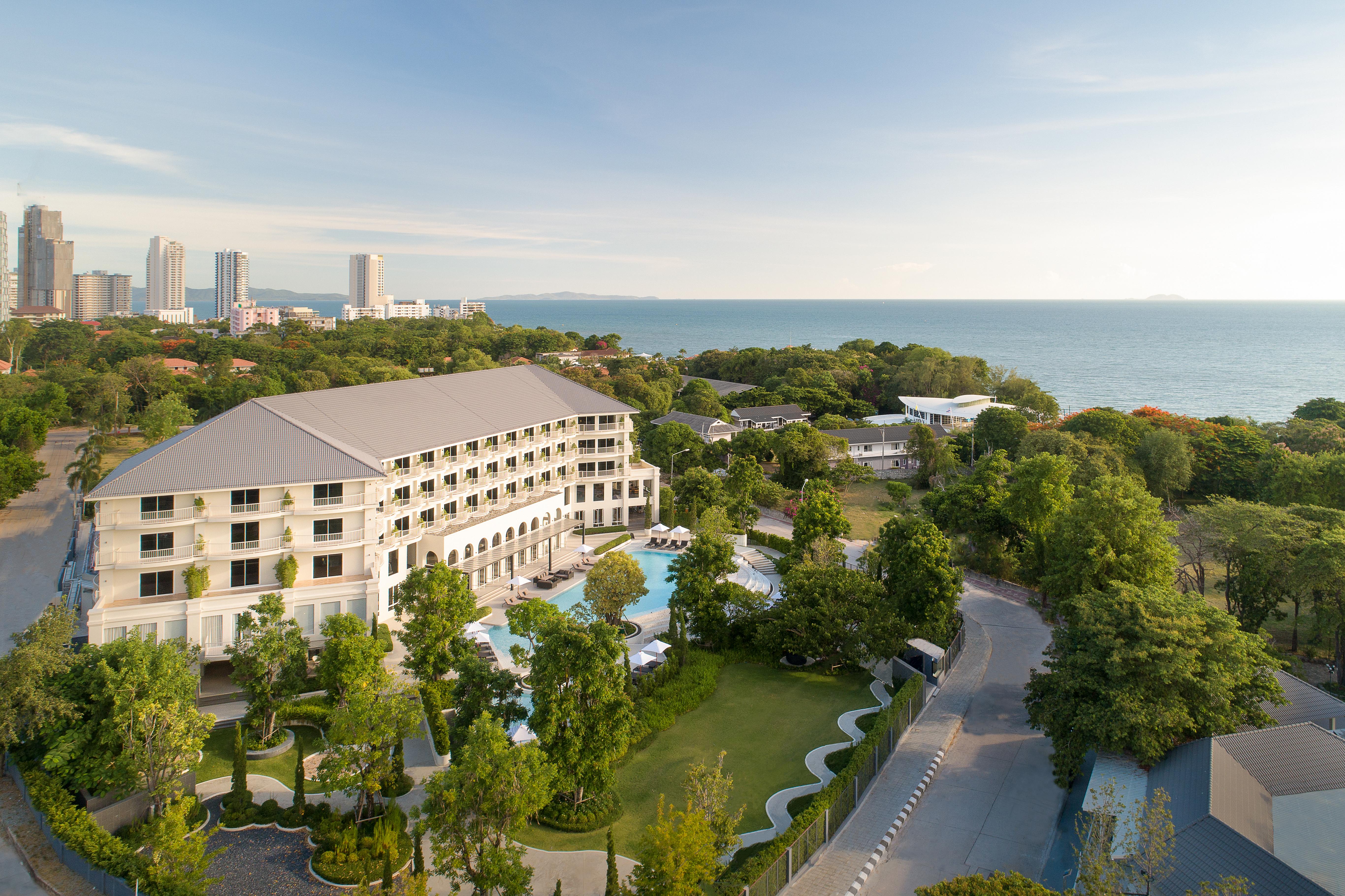 Cross Pattaya Pratamnak - Sha Plus Hotel Exterior photo